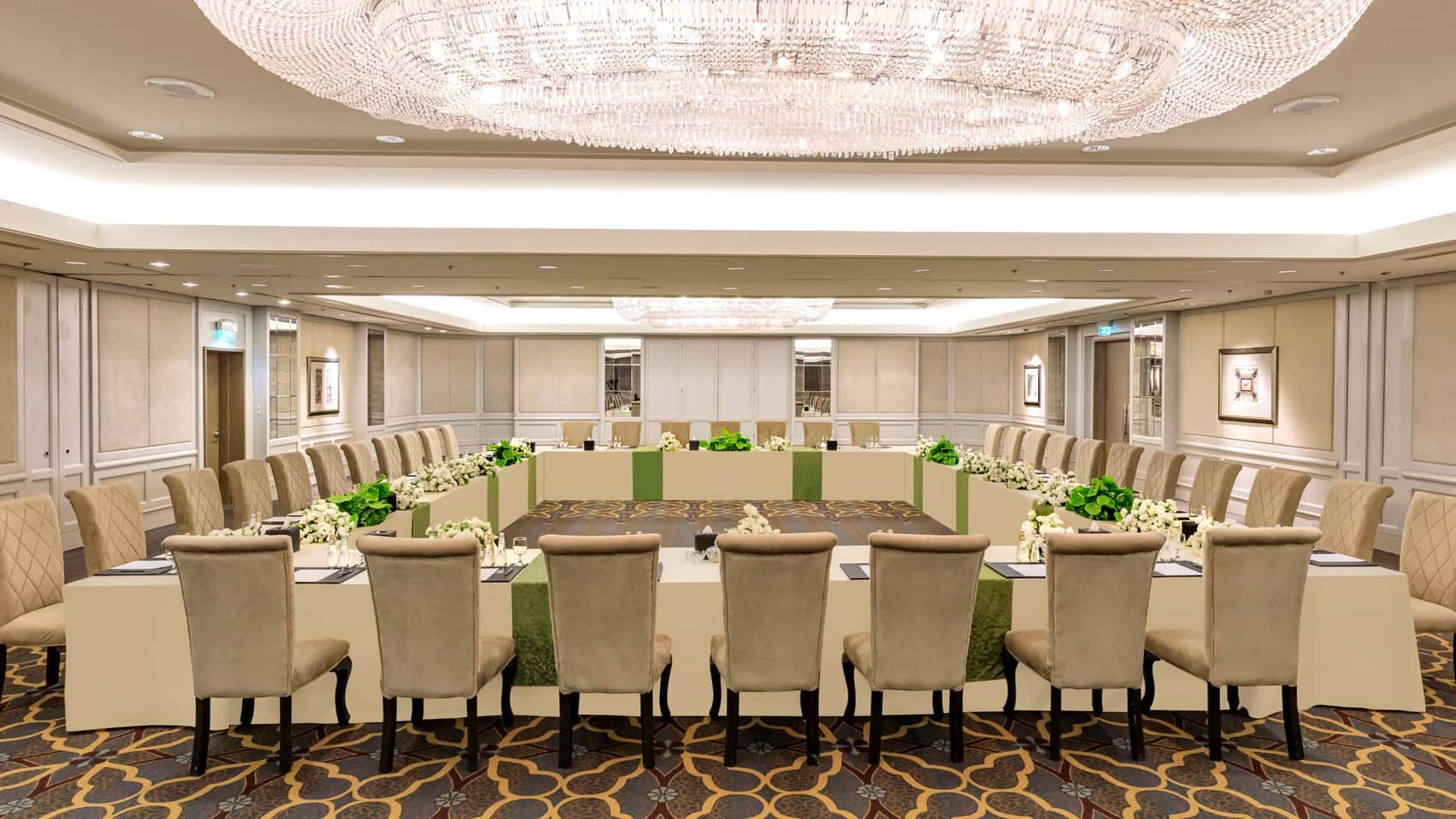 Four Seasons Hotel Riyadh At Kingdom Center