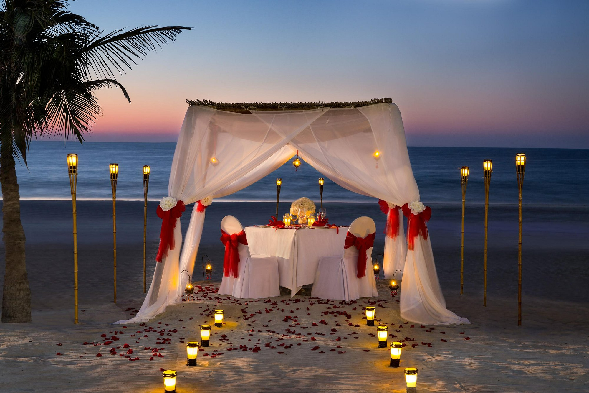 private_beach_dinner